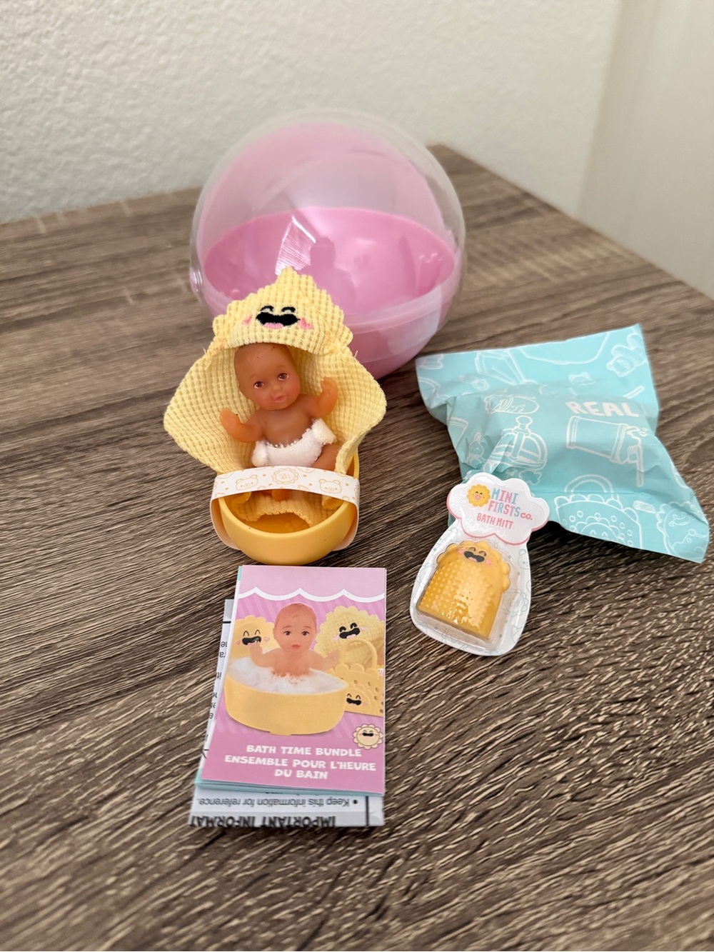 Miniverse Make It Mini Real Baby Nurturing~ Bath Time Bundle